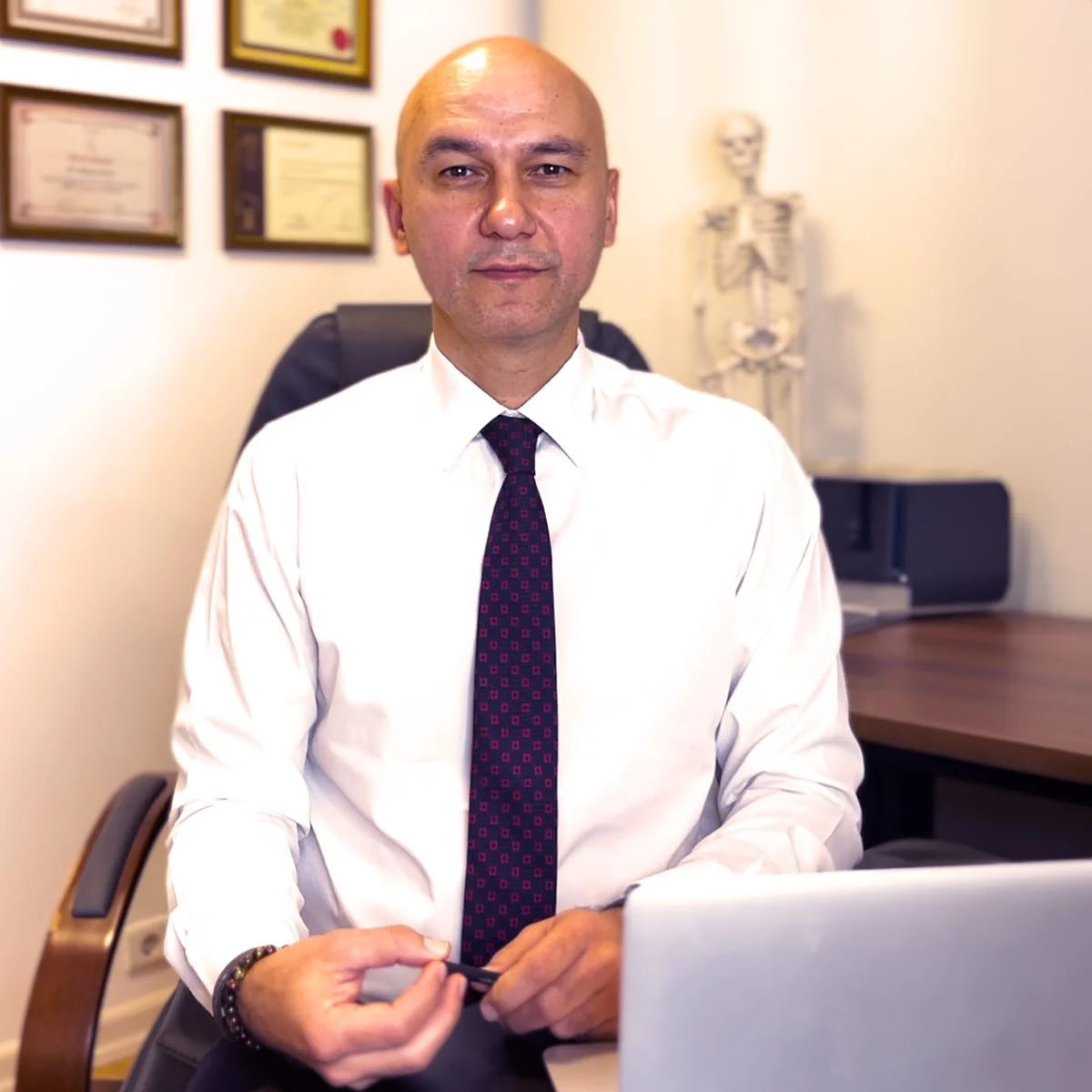 Prof. Dr. Yavuz Arıkan - Hasta Memnuniyeti ve Başarılı Tedavi Hikayeleri, 4.9/5 Yıldız Derecelendirme